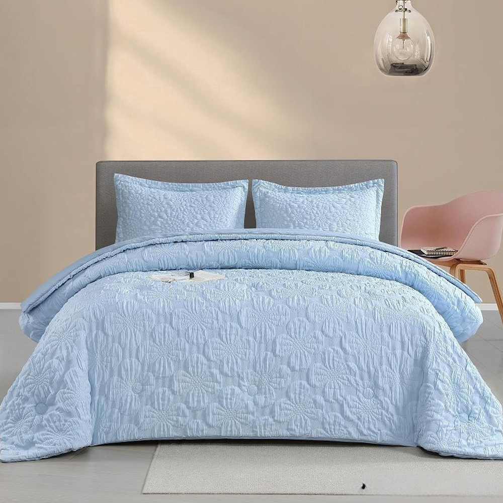 Set de husă de pilotă cu textura de fructe de pădure cu relief floral. Set de lenjerie de pat