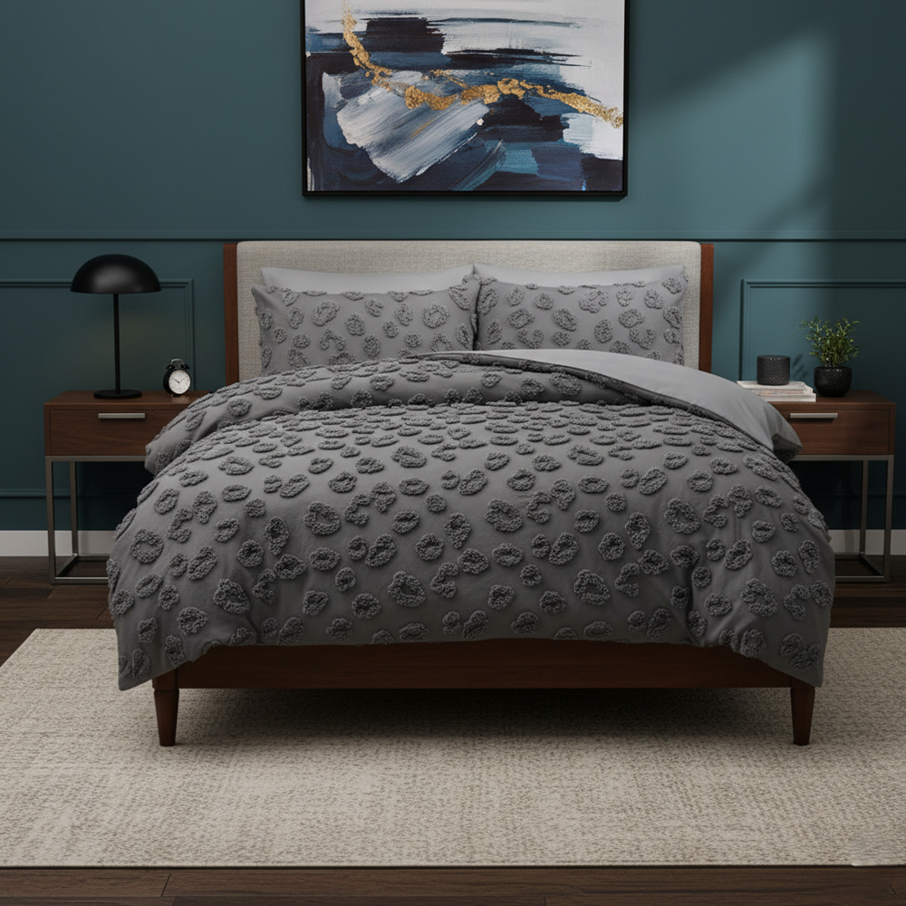 Set de lenjerie de pat cu broderie din chenilă leopard cu smocuri Nala